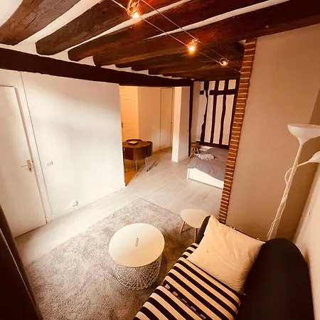 Le La Belle Et La Bete -326 Ruão